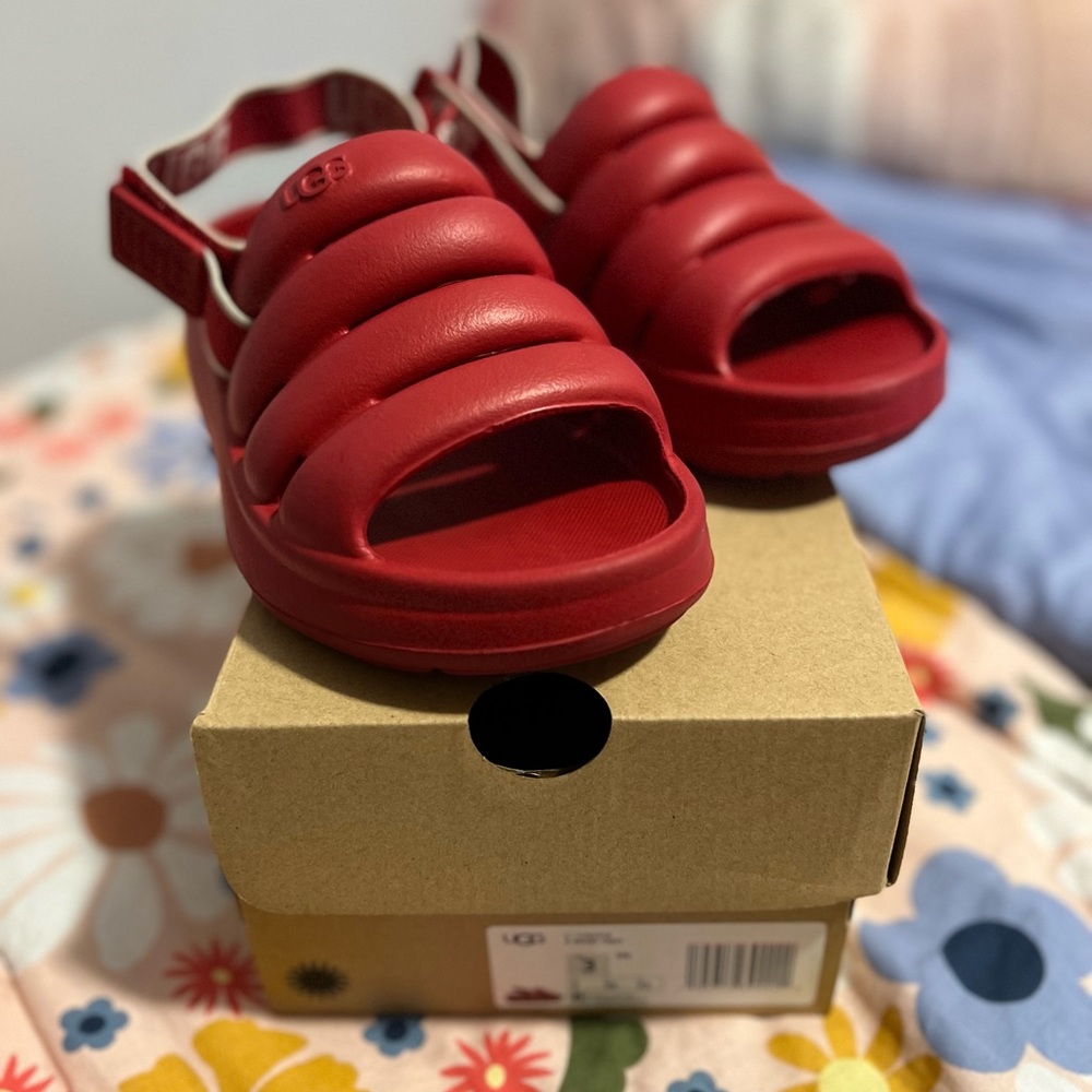 Girl UGG K Sport YEAH Sandals